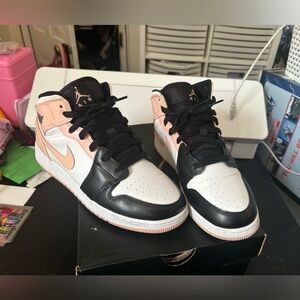 Air Jordan 1 Mid